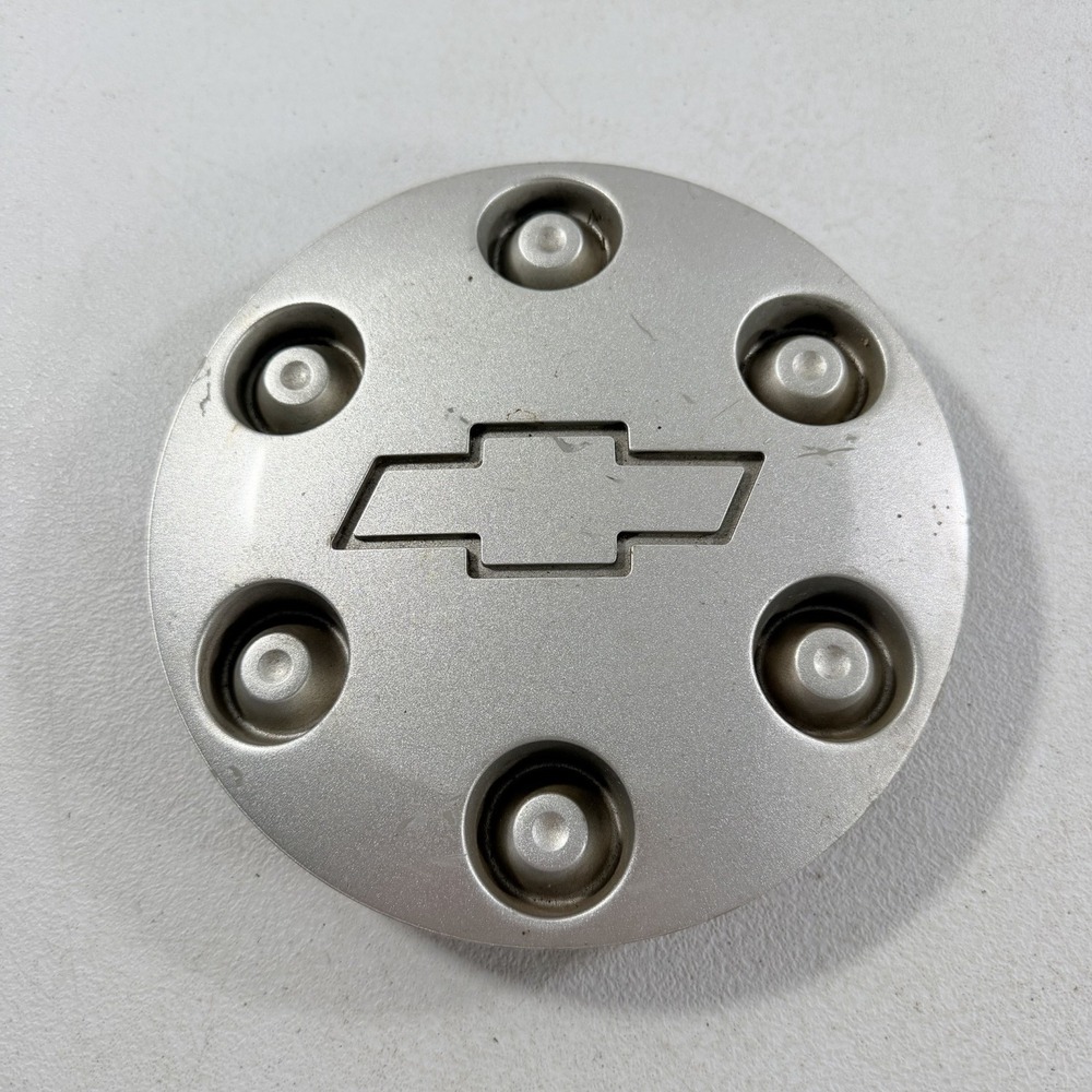 2004 - 2009 Chevrolet Colorado Silver OEM Center Cap Wheel Cap P/N 9593979